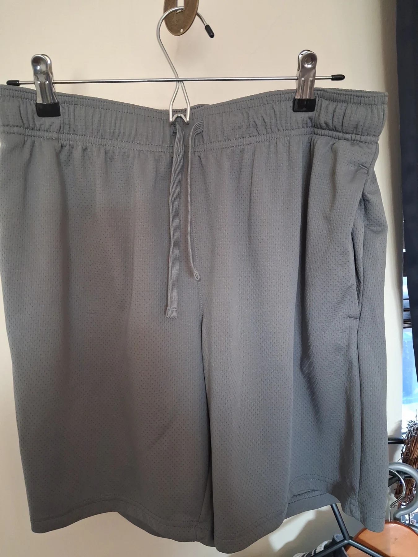 Mens grey shorts size medium 32 inch waist by athletic works VGC