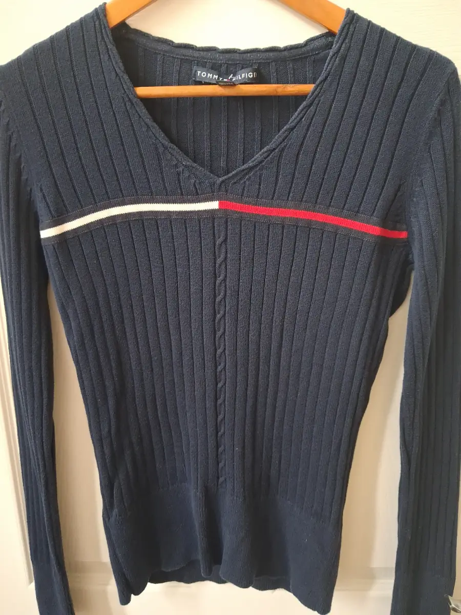 womens Y2K 19yrs old navy bue tommy hilfiger jumper size small VGC