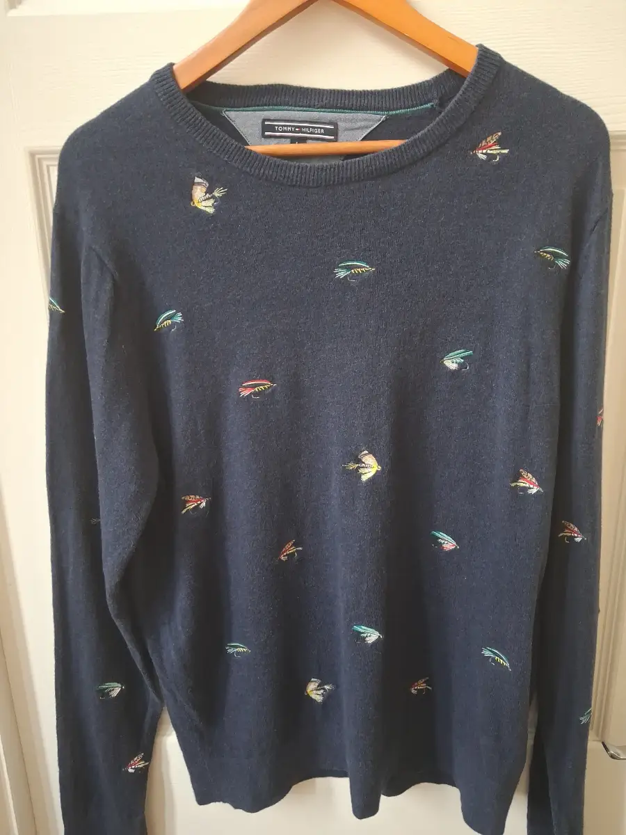 Tommy hilfiger mens fly fishing embroidered jumper. Navy blue size large VGC
