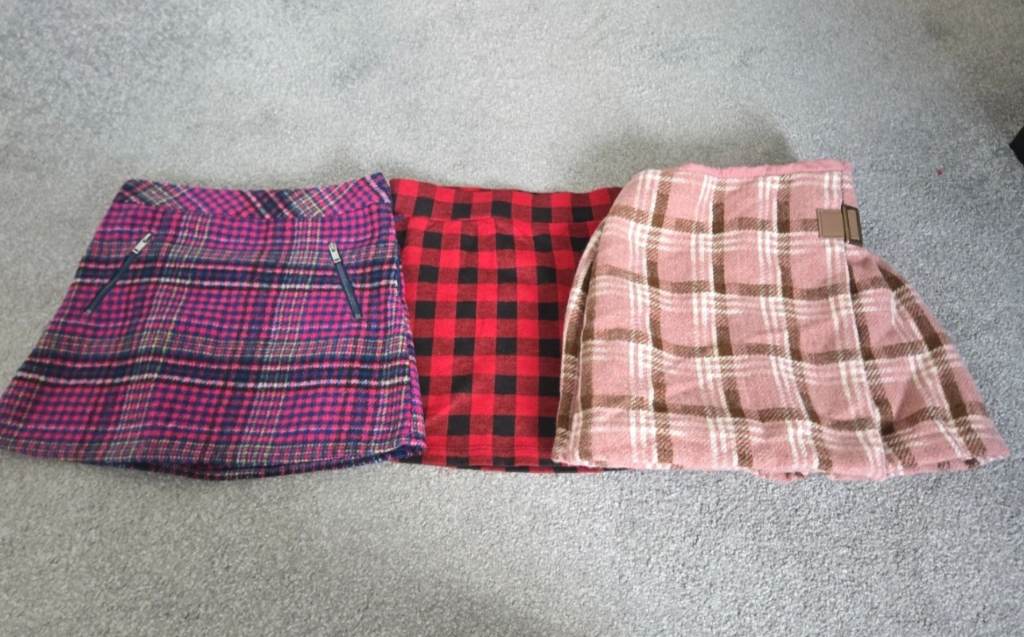 Girls’ Check Skirt Bundle – Age 6–7 Years