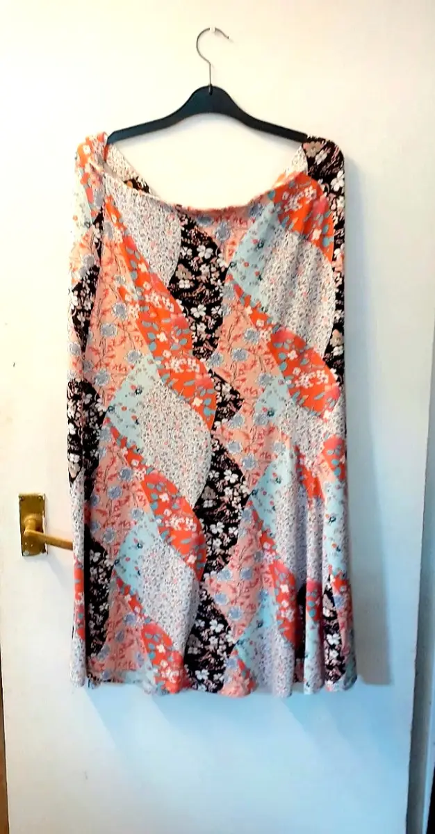Vintage Style Floral Patchwork Midi Skirt Size 16 Soft Stretch Boho