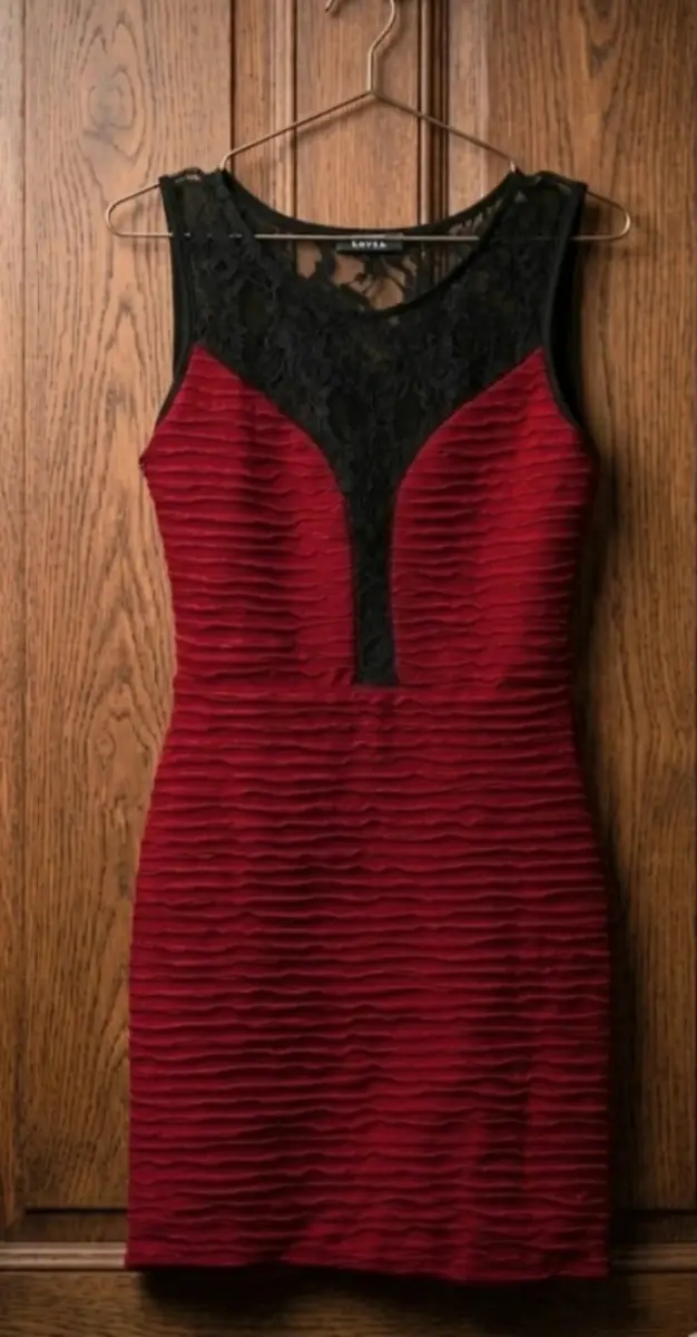 Quiz Red & Black Lace Bodycon Dress UK 10 – Elegant Evening, Party, or Cocktail Wear
