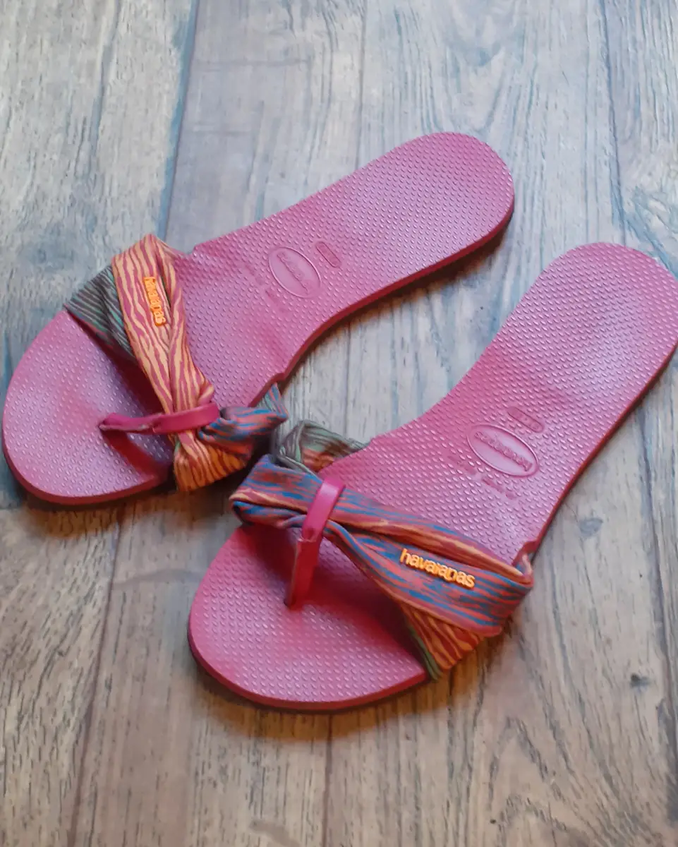 Havaianas Pink Flip Flops Sandals Summer Beach Holiday UK 7.5 - 8 / EUR 41-42