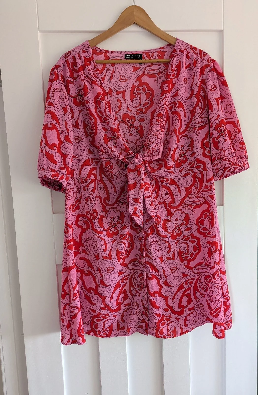 ASOS Design Curve Pink & Red Paisley Floral Tie-Front, size 18