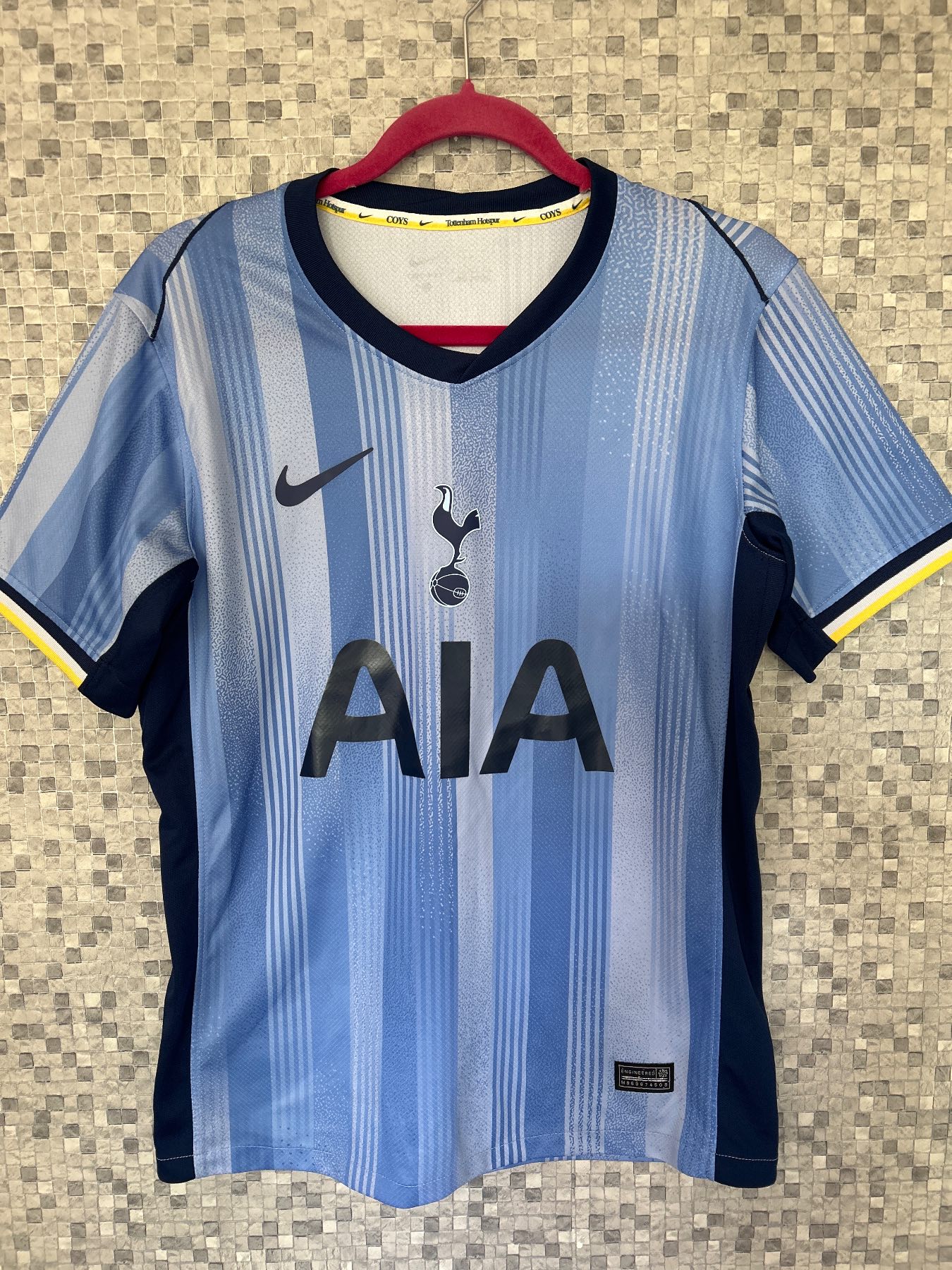 Football T-shirt size Small good price