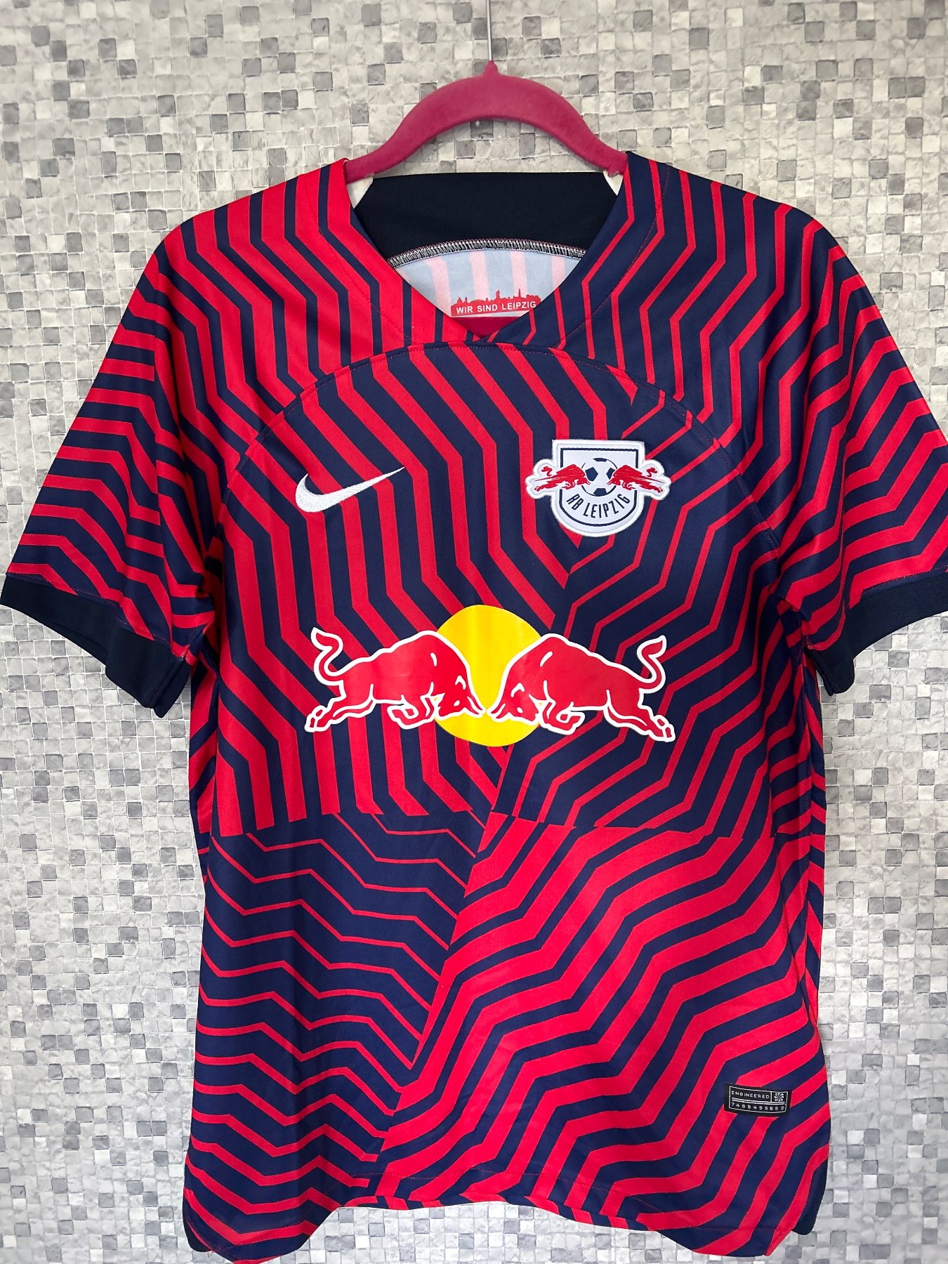Football T-shirt size Small
