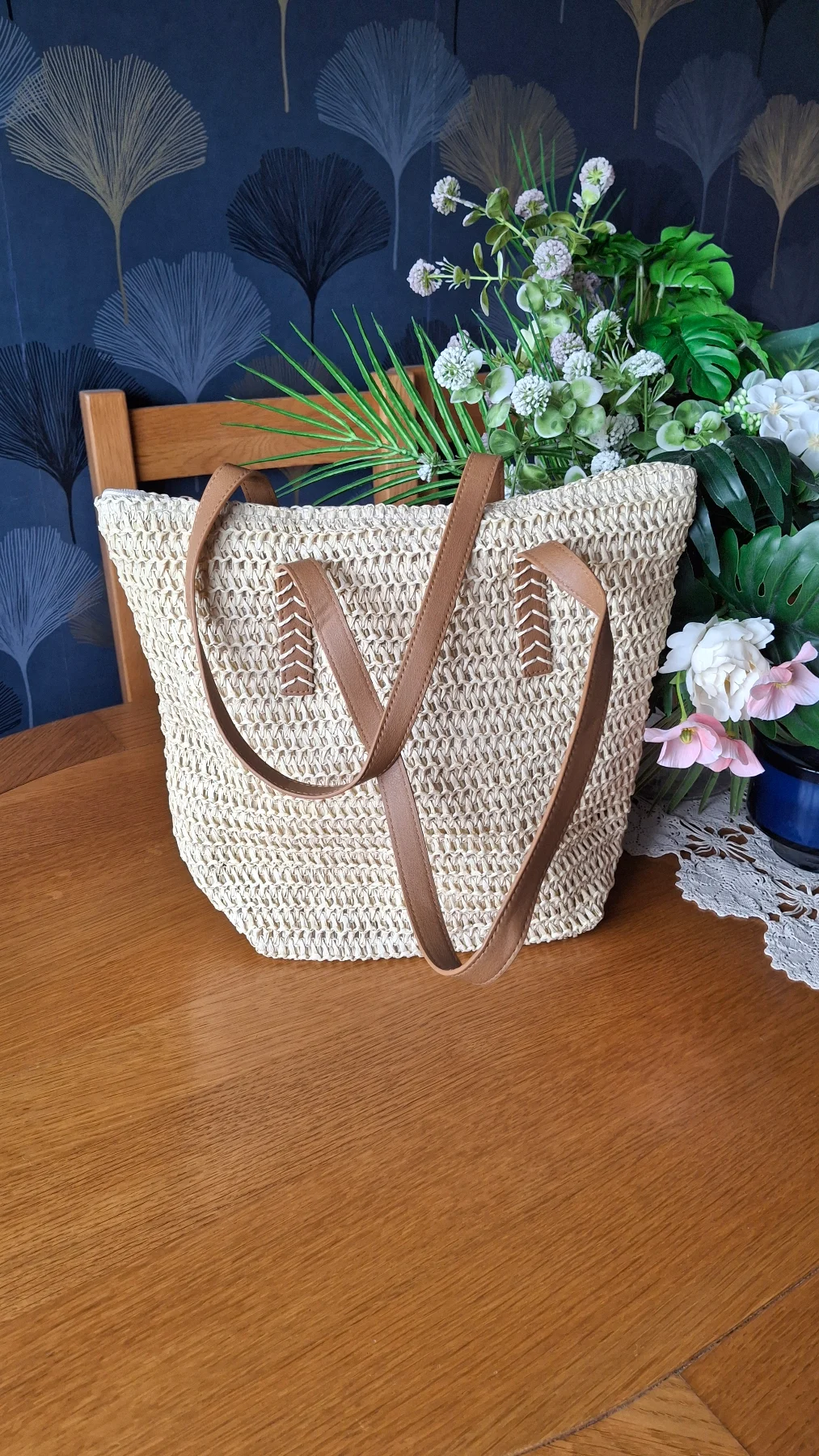 Ladies straw/wicker tote hobo bucket bag with faux leather straps