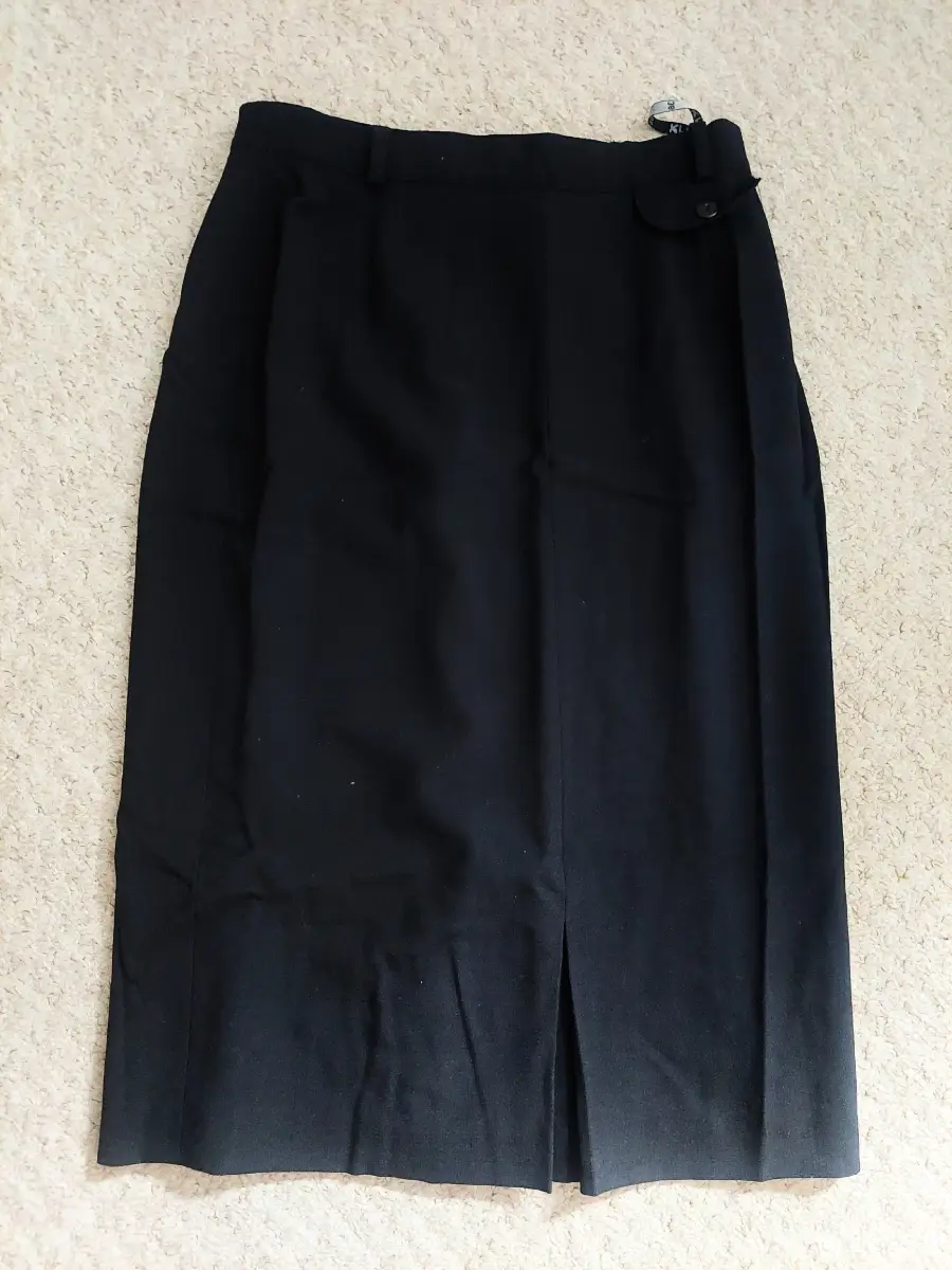 Ladies black knee length pencil skirt Size 10