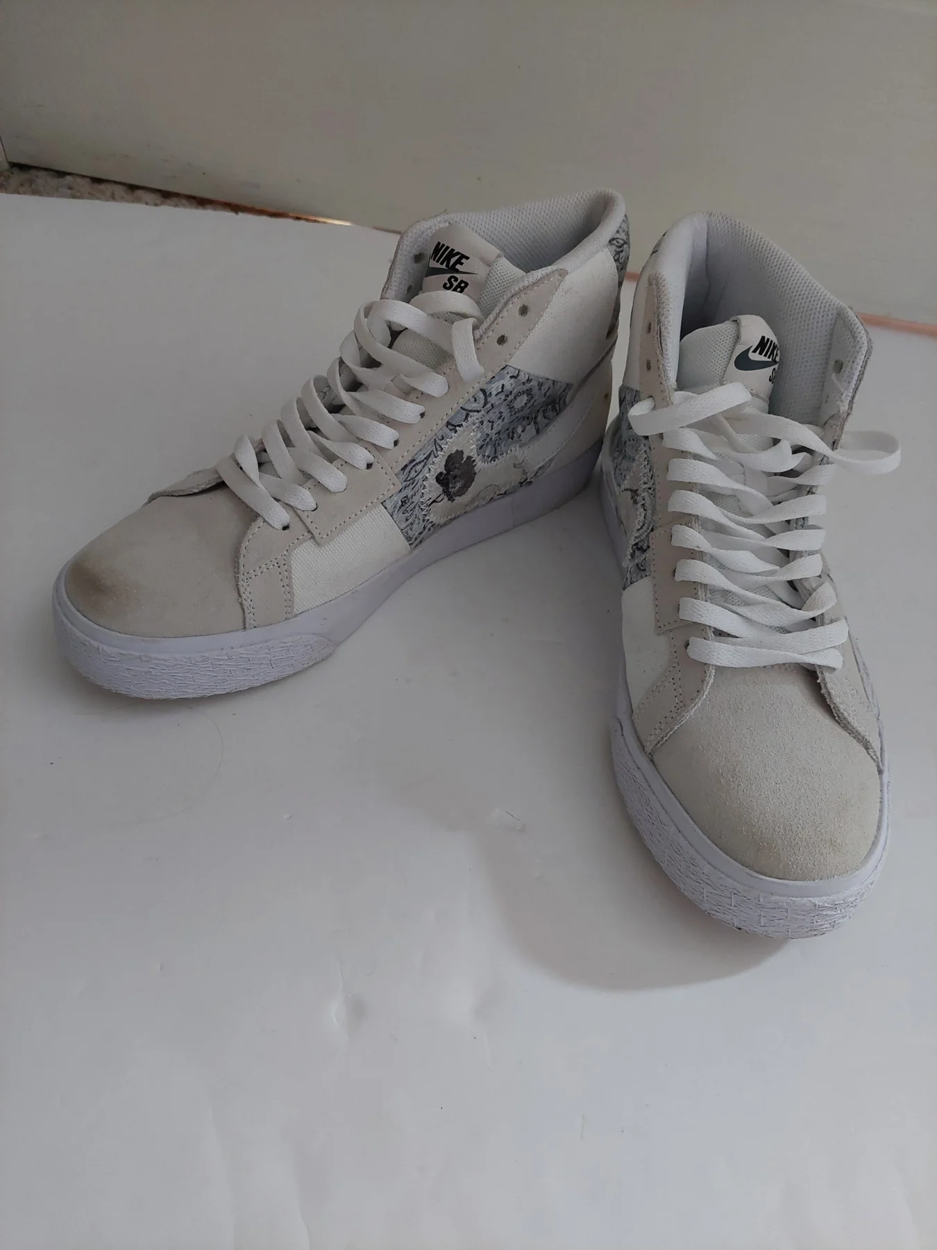 Nike SB Air Zoom grey & white high top trainers Size 6