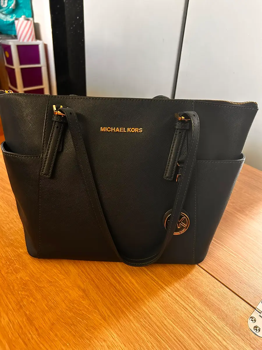 Ladies Michael Kors Black Saffiano Leather Large Tote / Shoulder Bag