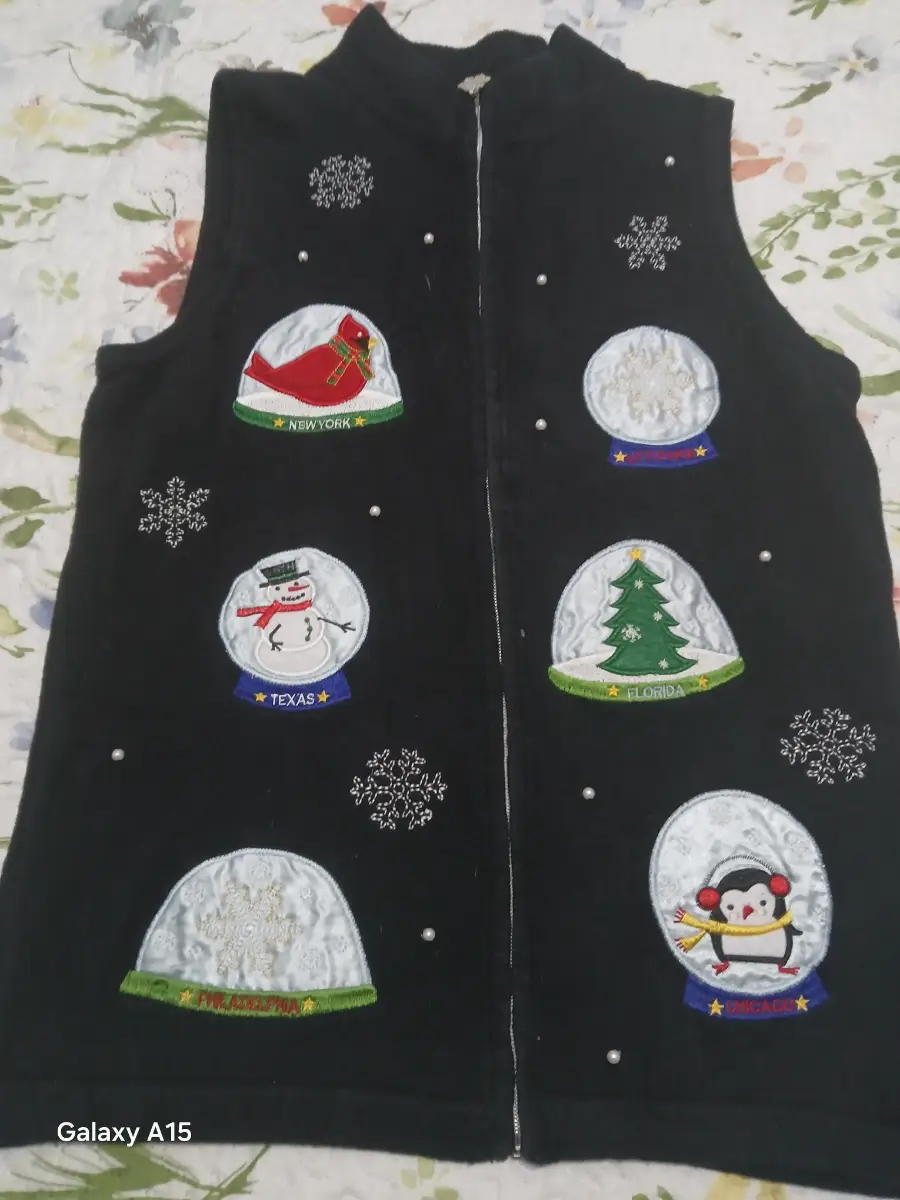 Vintage Noveaux 90s Cotton knitted christmas vest jumper L