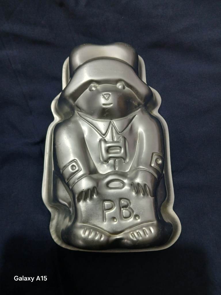Vintage P&Co Paddington tin cake jelly mould 1981