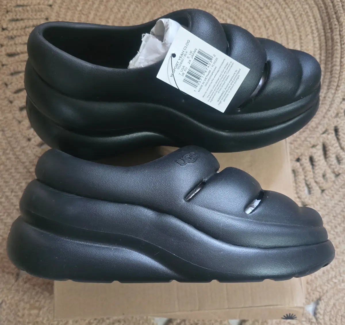 Ugg clogs