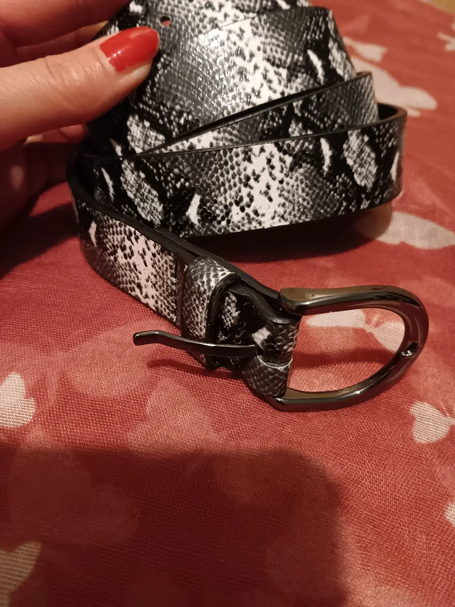 Snakeskin animal print size 14 womens belt