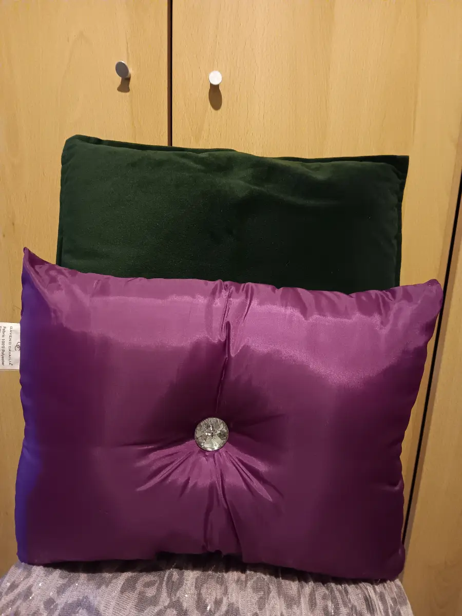 40 x 40cm green cushion and 28 x 38cm pinky purplecushion