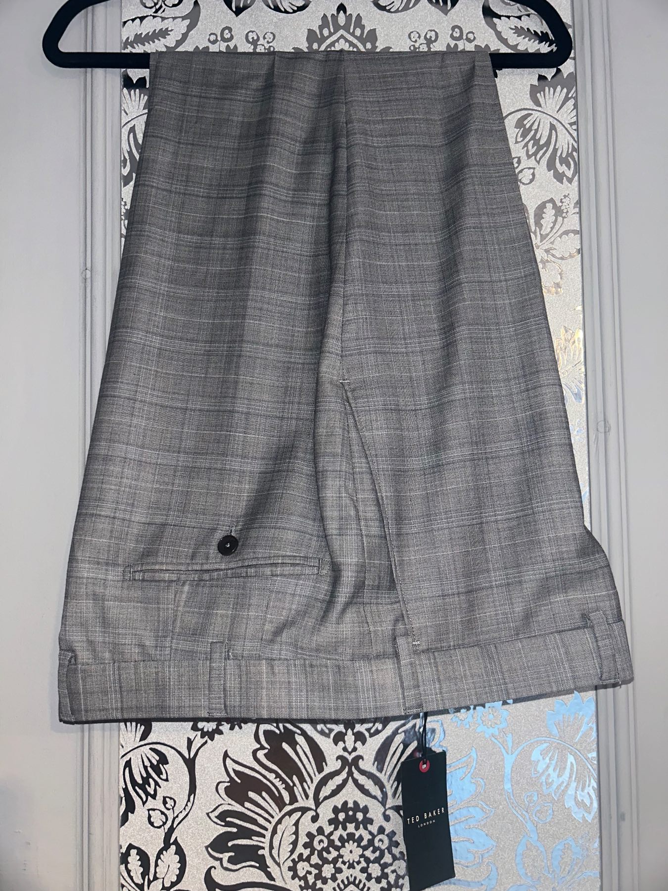 Brand new men’s Ted Baker suit trousers size 40W R slim fit