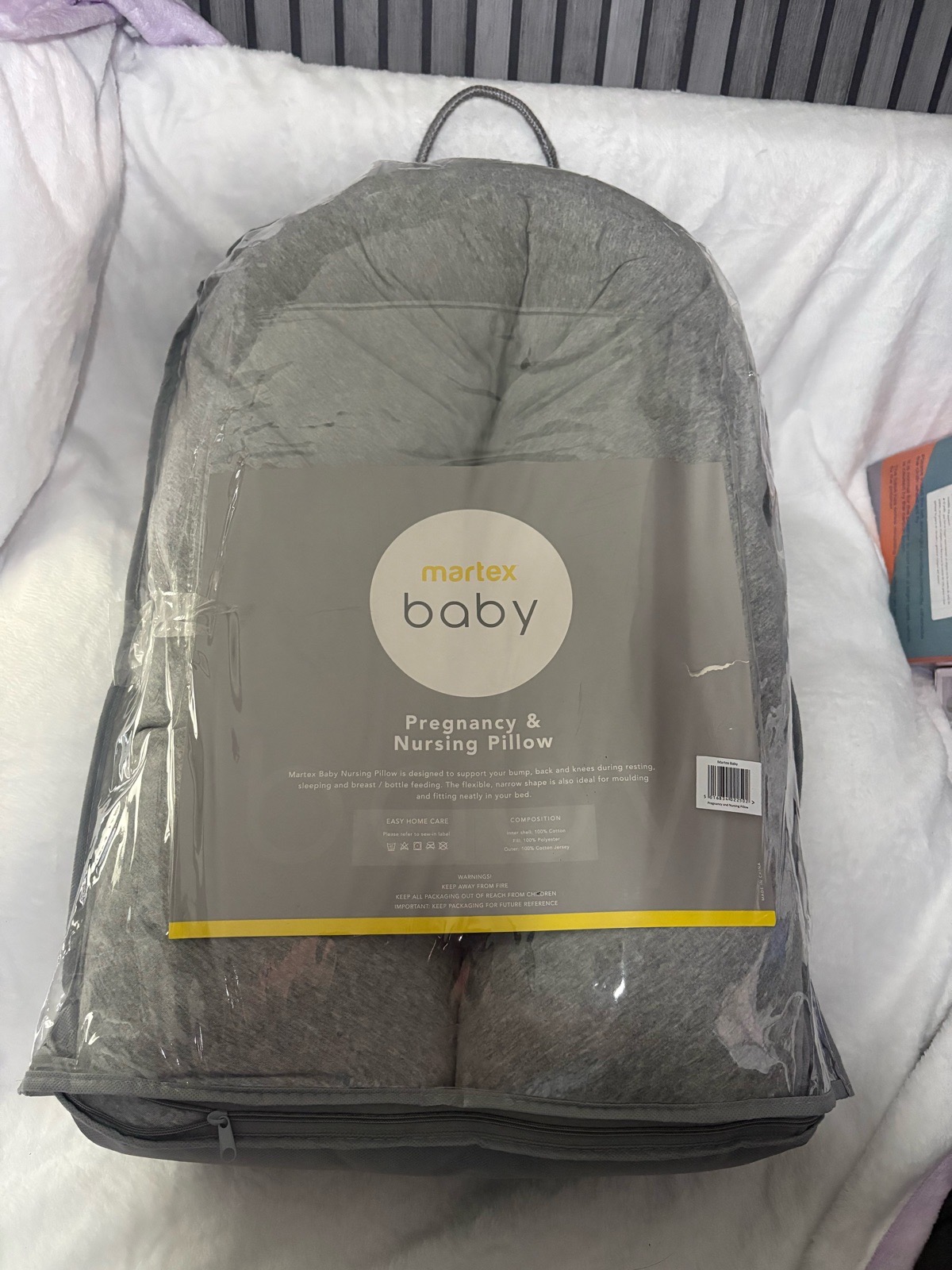 Baby pillow, nursing pillow v-shaped pillow brand new