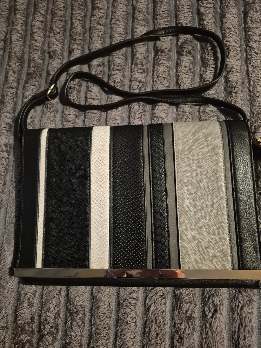 Bessie London handbag