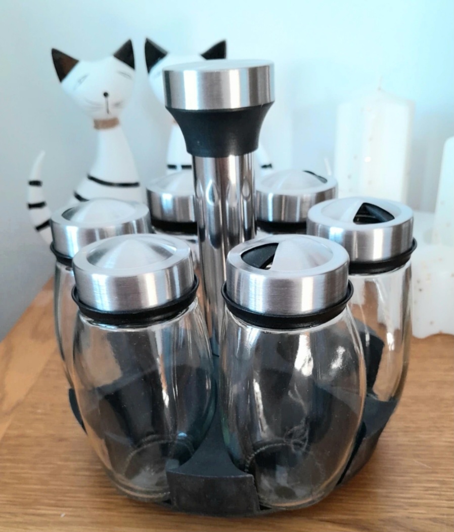 6 glass spice jars with rotating stand