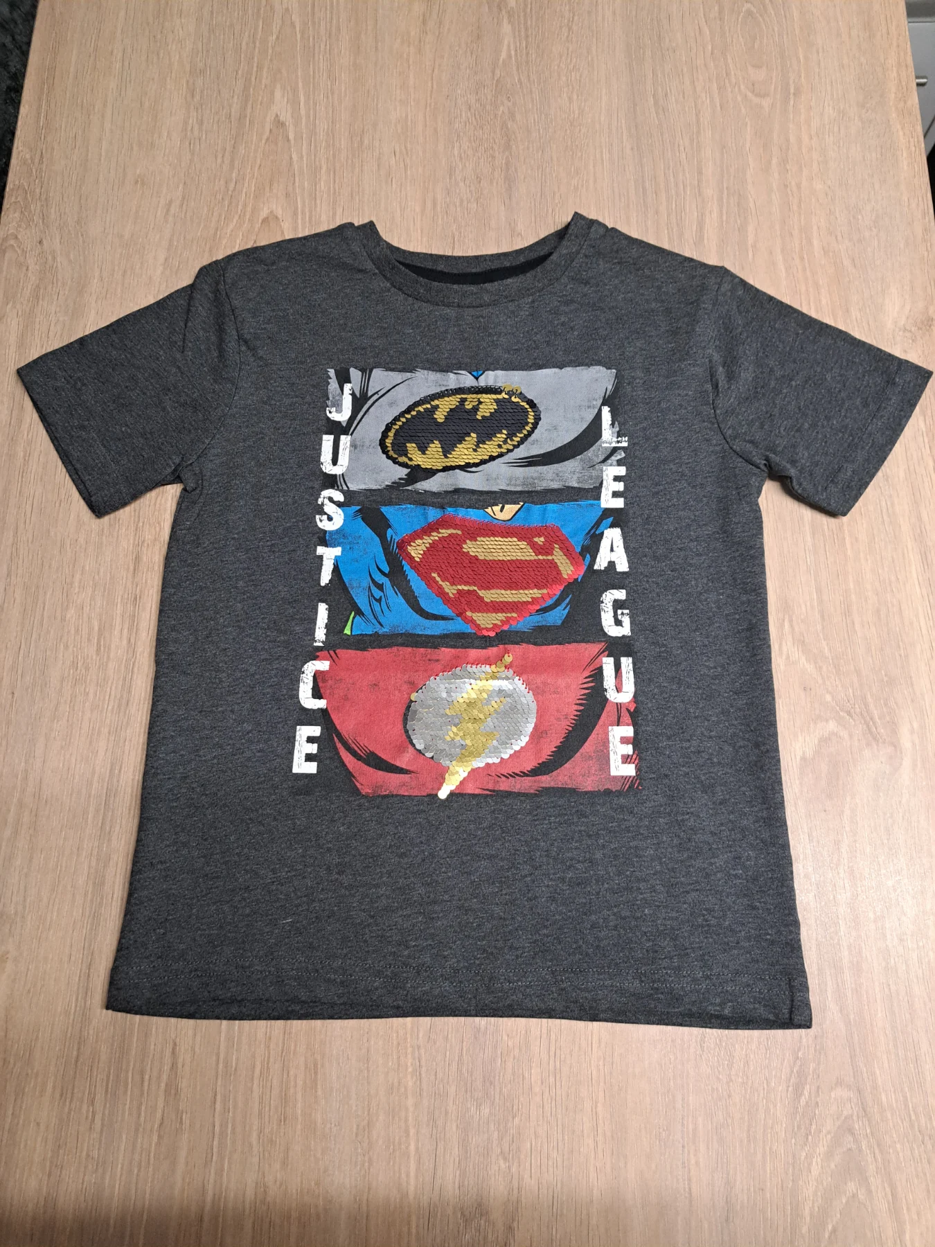 Justice League T-Shirt. 6 Years. BNWOT.