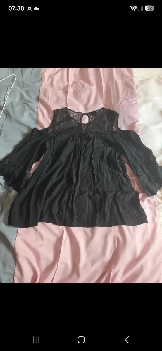 f&f black cold shoulder top 12