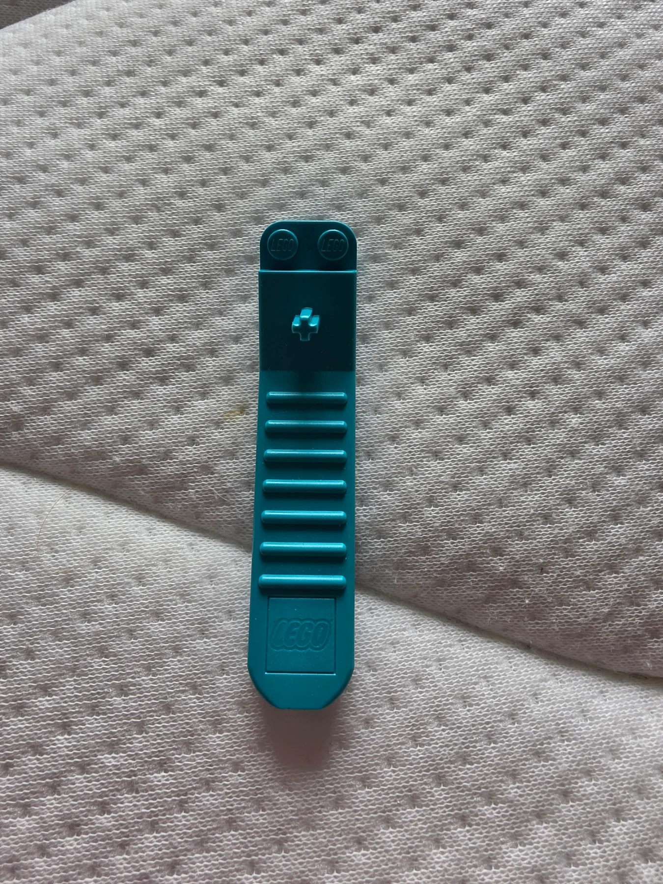 Lego teal brick seperator