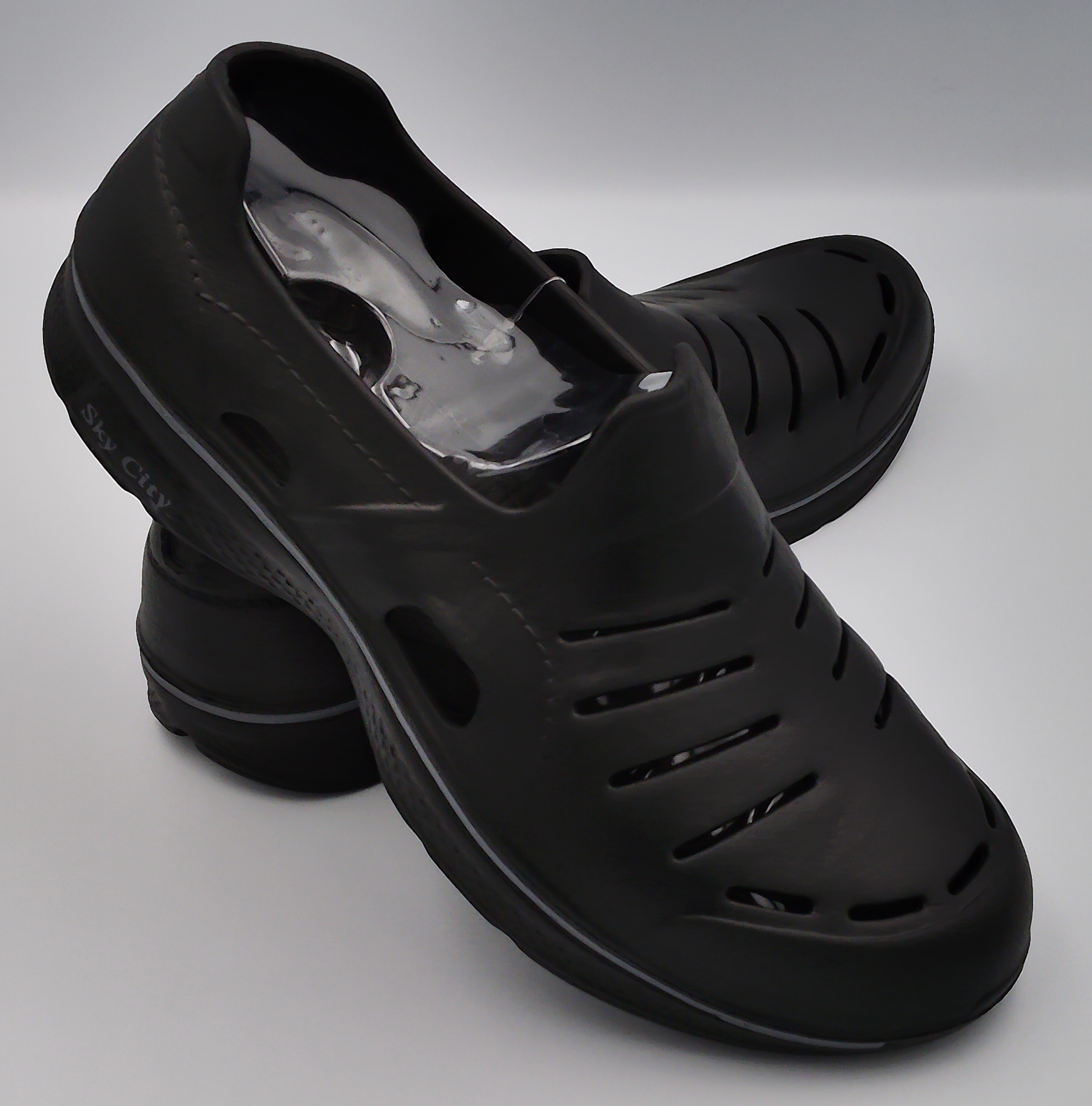 Sky City unisex clogs