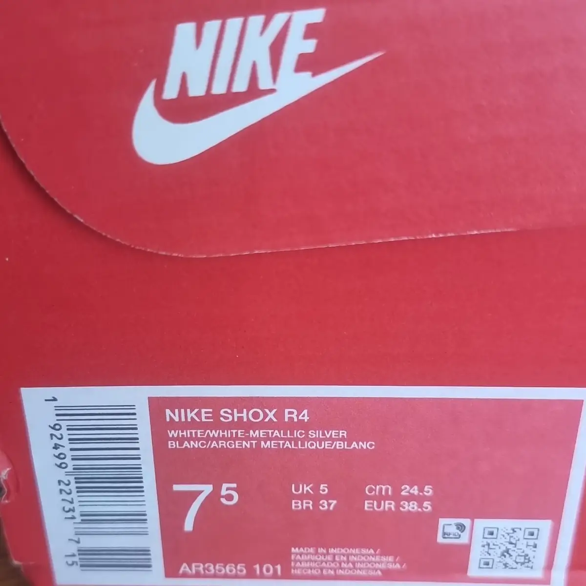 Nike shox R4