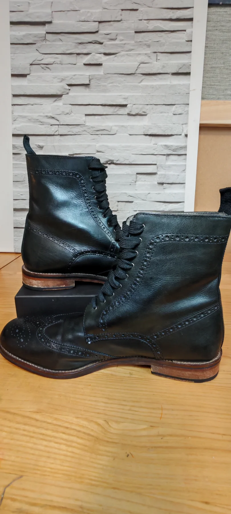 Jasper Conran Black leather boots size 9.