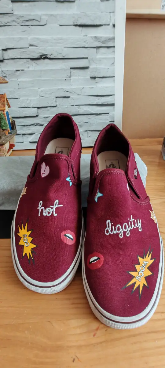 Vans hot diggity slip on shoes size 61/2.