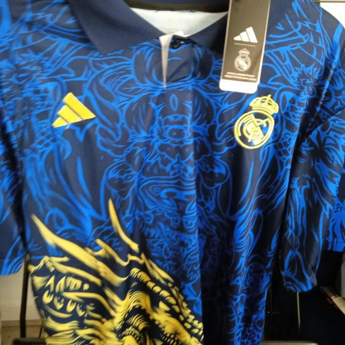 Real Madrid Dragon Kit XL – Special Edition Football Shirt – BNWT