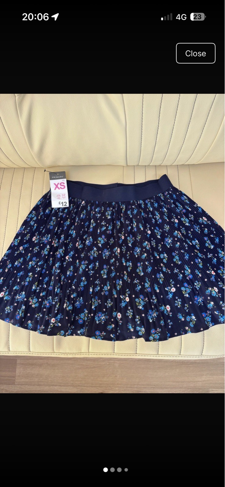 Primark Navy Floral Pleated Skirt – Size XS
