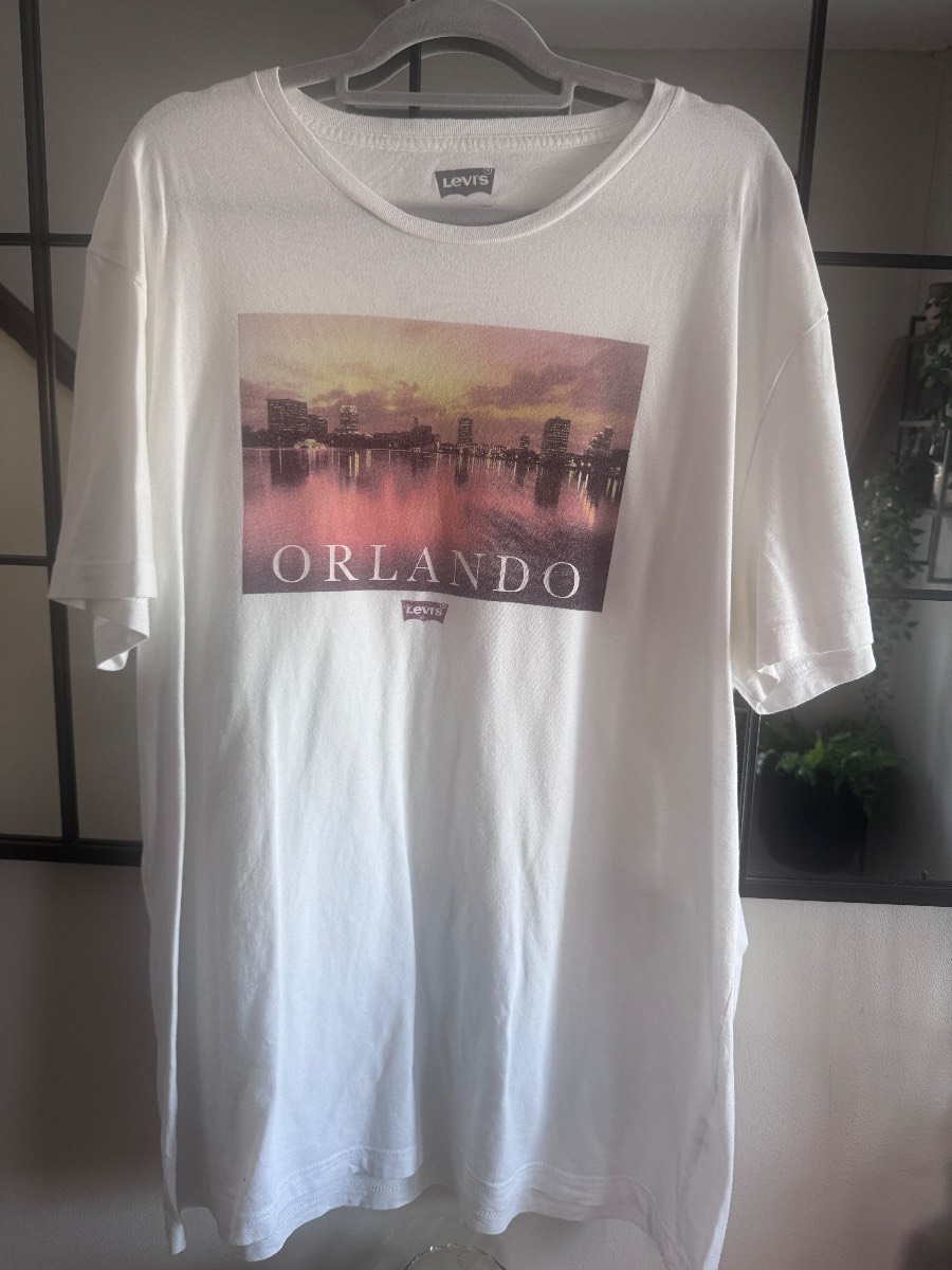 Men’s Levi’s Tshirt Size 2XL