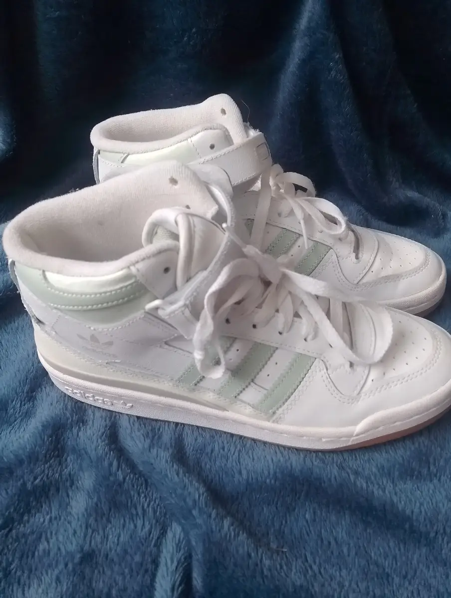 Women's Adidas Trainers Size 5 1/2