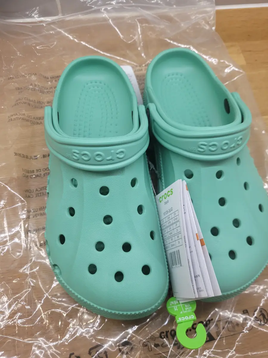 Crocs new mint womens uk size 7 never worn bnwt rrp £55