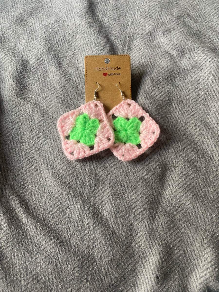 Crocheted Pink And Green Granny Square Earrings🌼