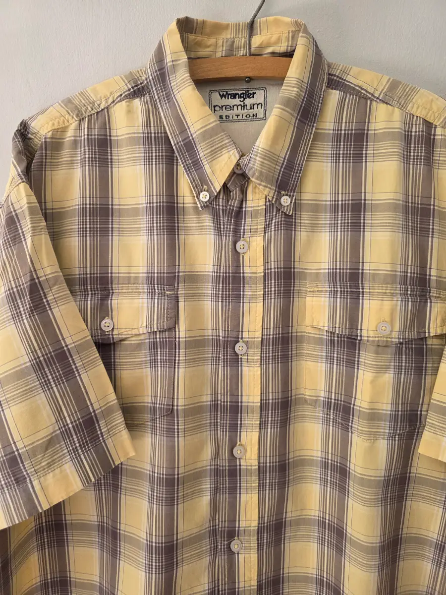 WRANGLER MEN's PREMIUM EDITION Size XL YELLOW AND SILVER PLAID WESTERN SHIRT.