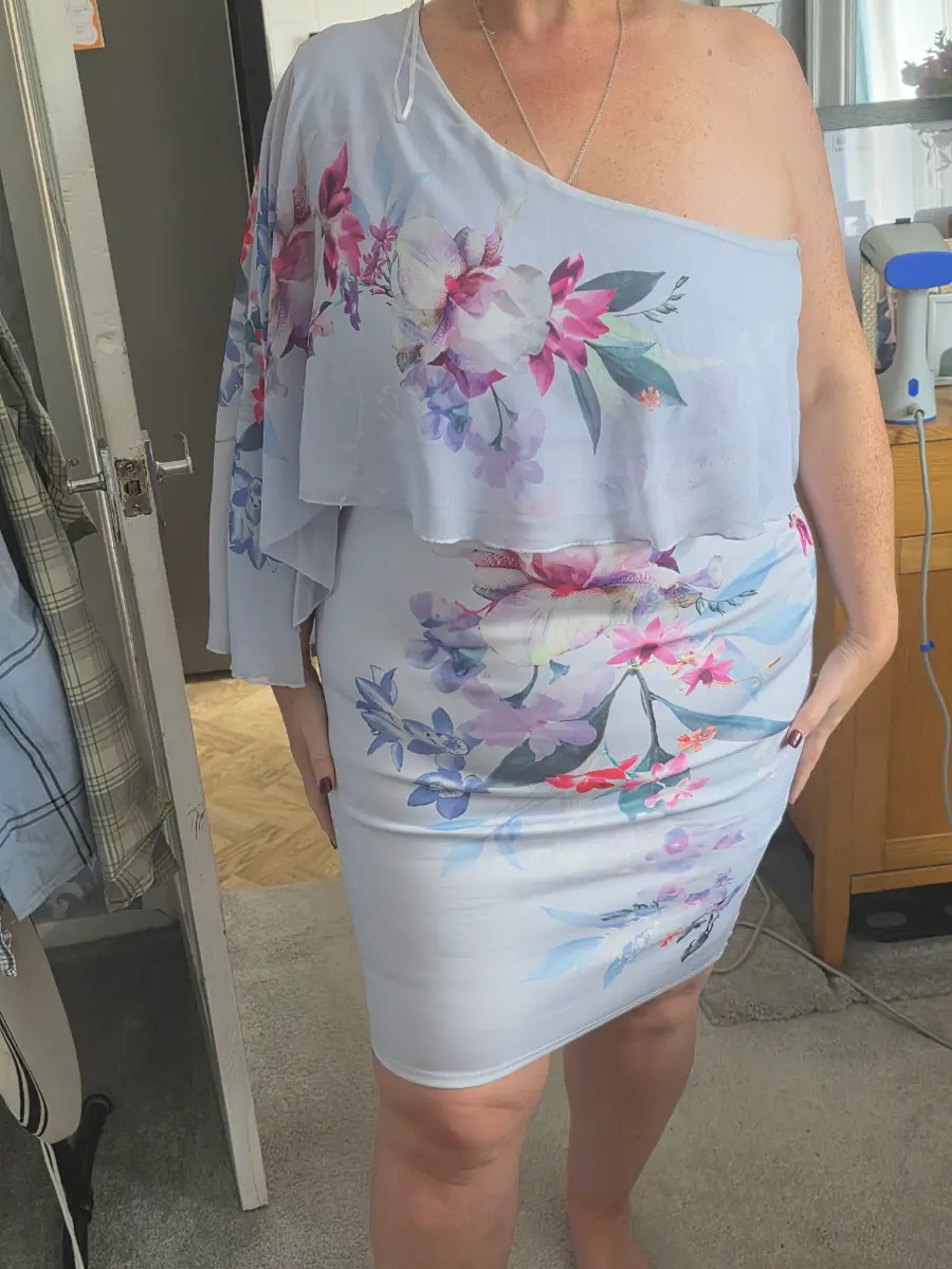 Lipsy Women's Floral Midi Dress Size 16. Lilac Floral Print. Worn Once Excellent