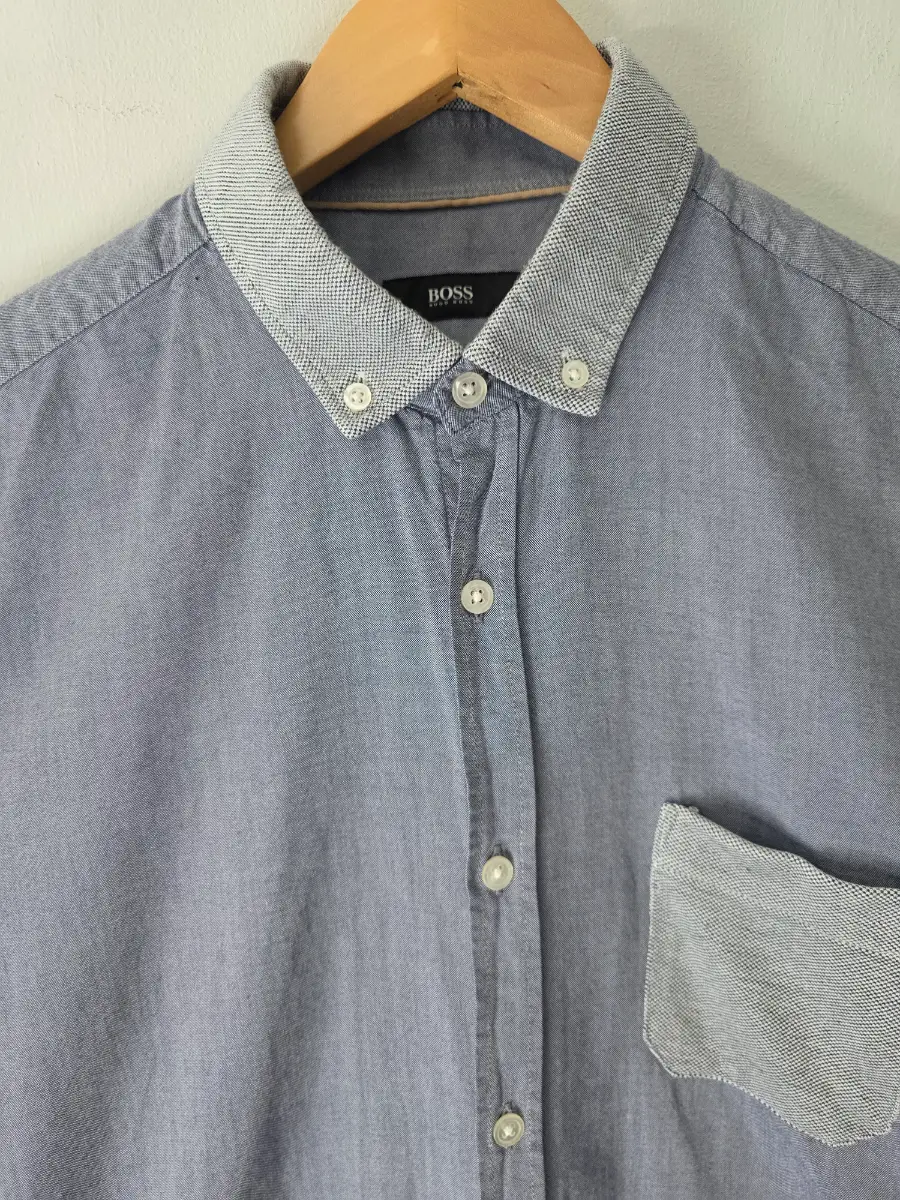 Hugo Boss Size Medium Slim Fit Blue Short Sleeved Shirt. Great Condition Men's