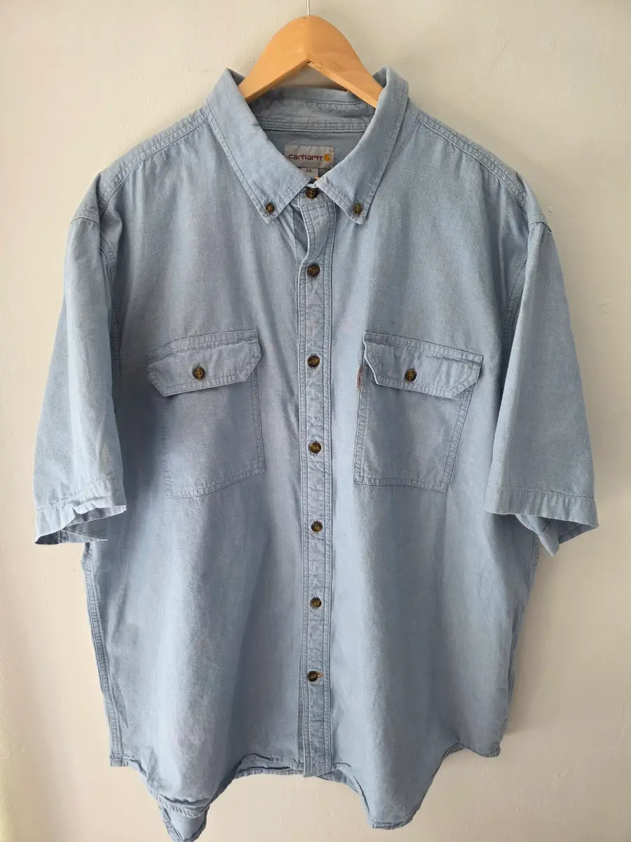 Carhartt VINTAGE Size 2XL Light Blue Denim Style Short Sleeved Button Up Shirt.