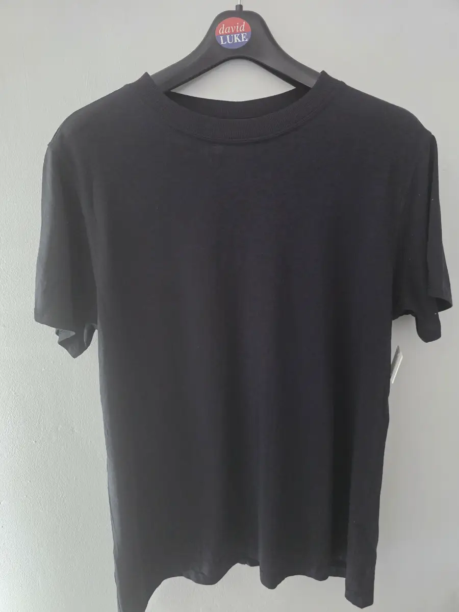Lululemon Ladies Size  UK 6 (US2) ALl YOURS BLACK ACTIVEWEAR T-SHIRT.NEW NO TAGS