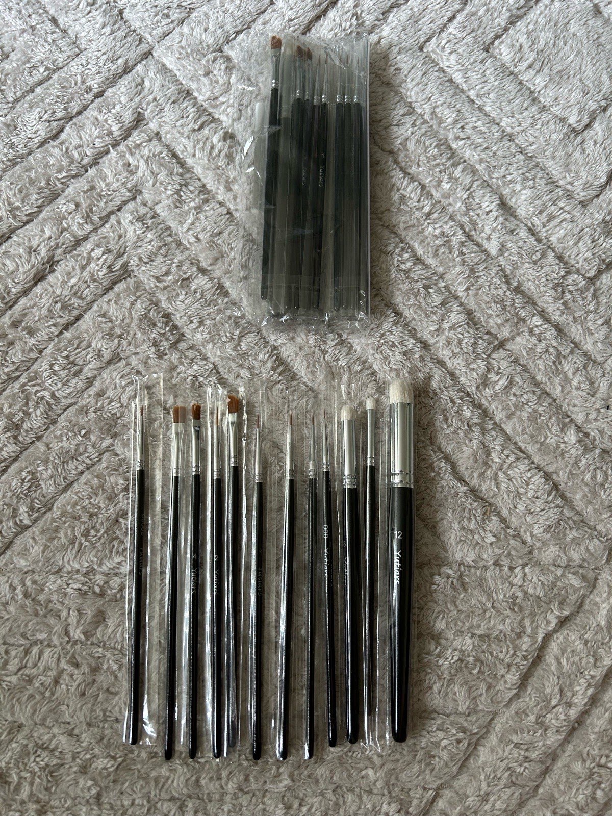 24 Soft Detail Paintbrushes for Fine Detailing