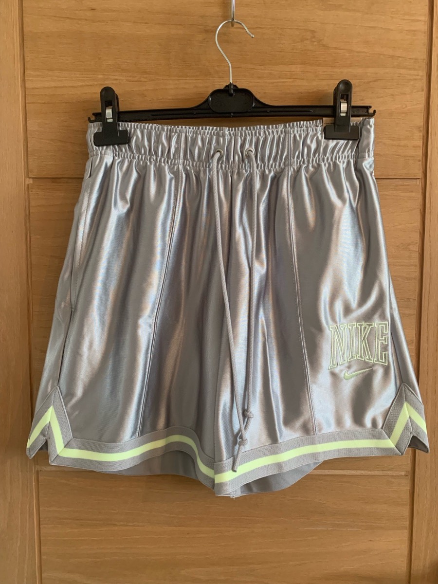 Women's Nike Shorts Loose Fit Above Knee Size UK S