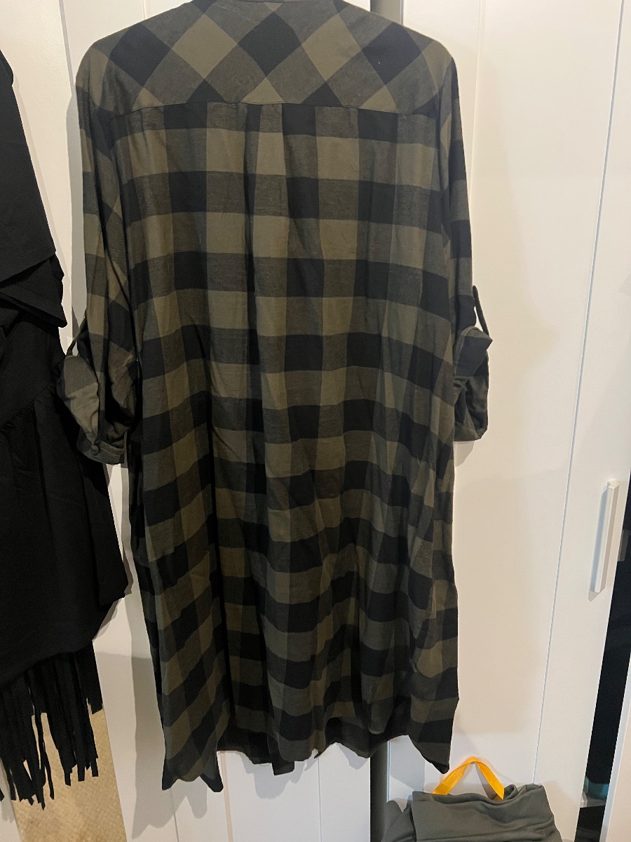 Checked over shirt / jacket plus size 30
