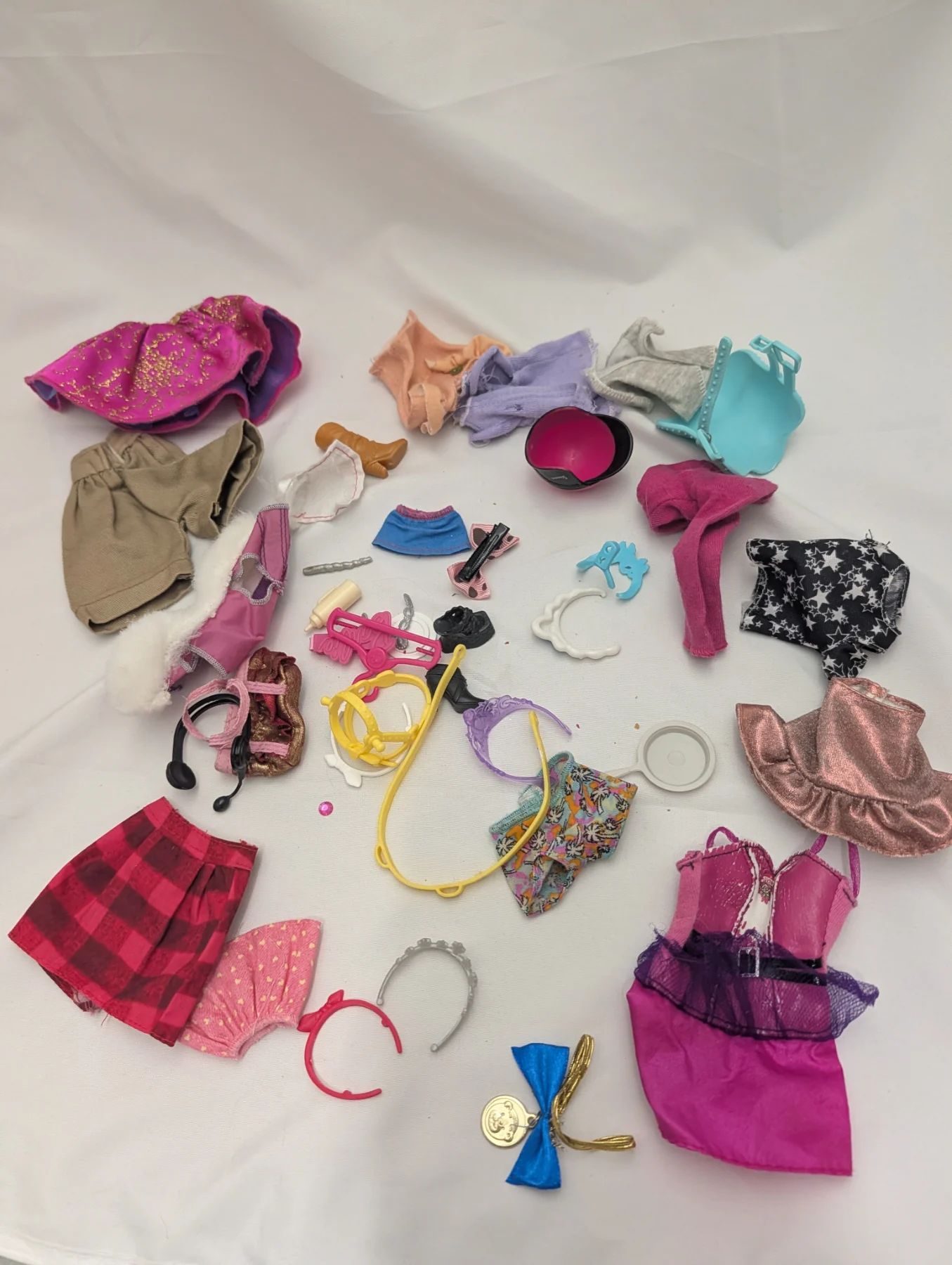 random mix of barbie sindy ect doll accessories