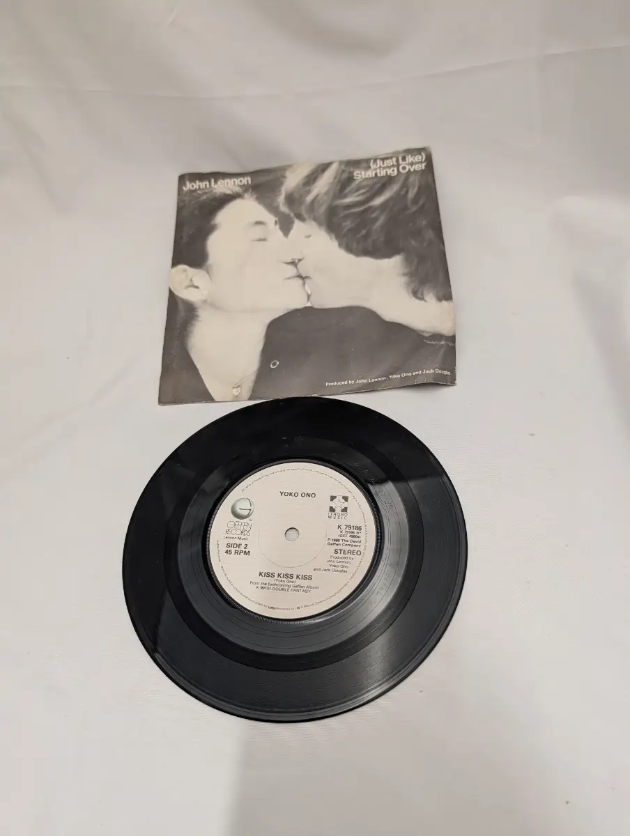 John Lennon Yoko Ono-Just like starting over Kiss kiss kiss single 7"Vinyl