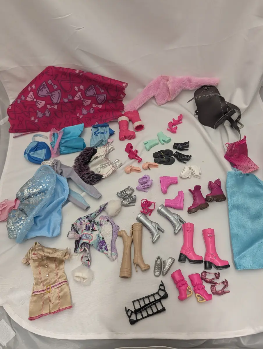 Vintage Doll Clothes Job Lot Mixed Bundle Outfits Pieces Sindy Barbie Pippa Mix