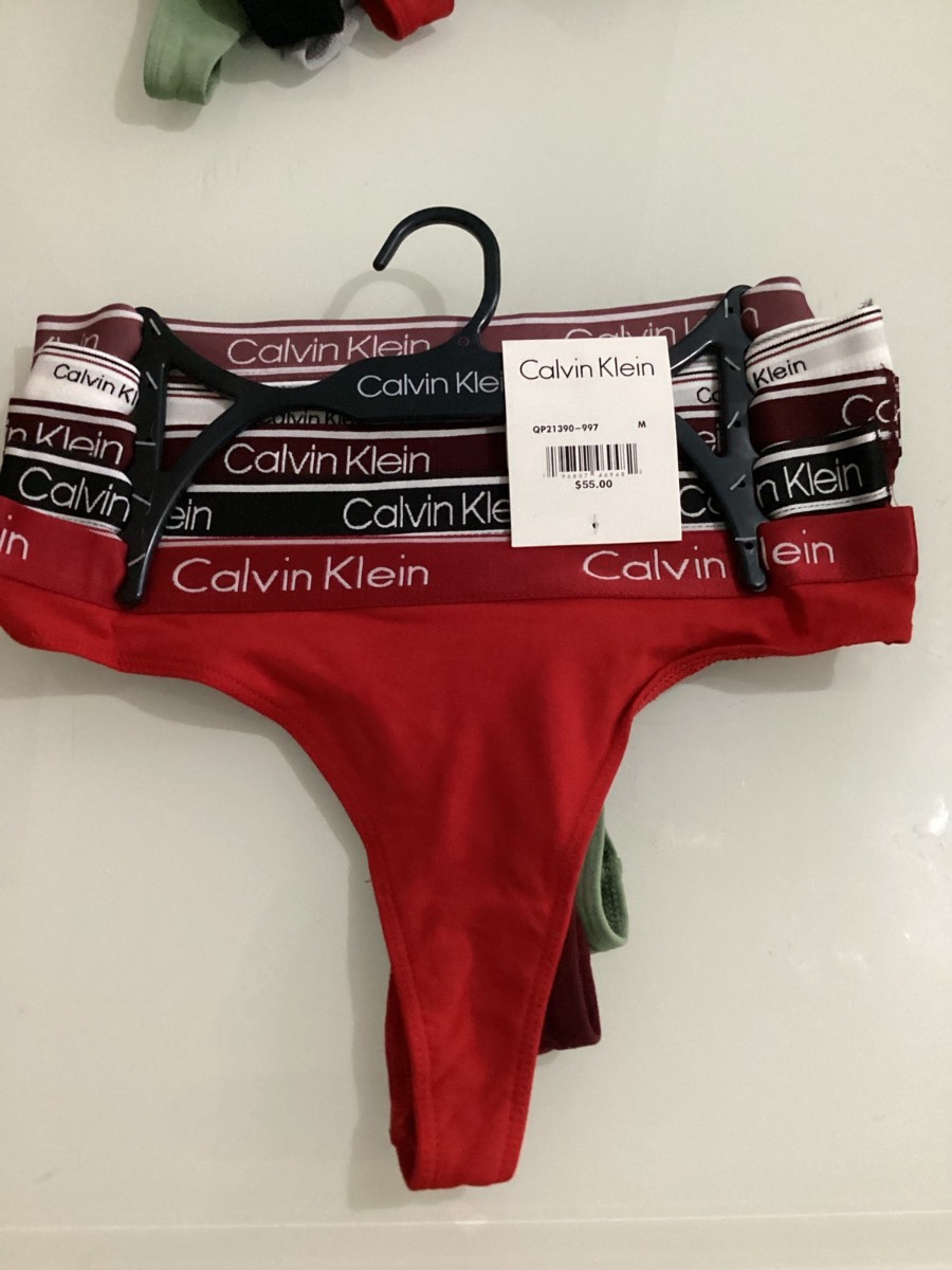 Calvin Klein thongs M