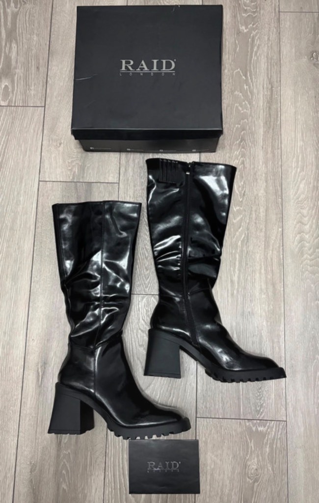 RAID Mayah knee boots in black - Size UK 9 / EU 42 - Black PU
