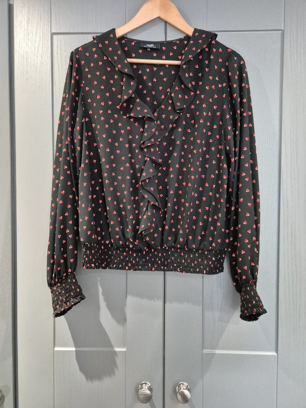 Woman's Wallis Black Heart Print Ruffle Long Sleeve Smocked Blouse Size 14